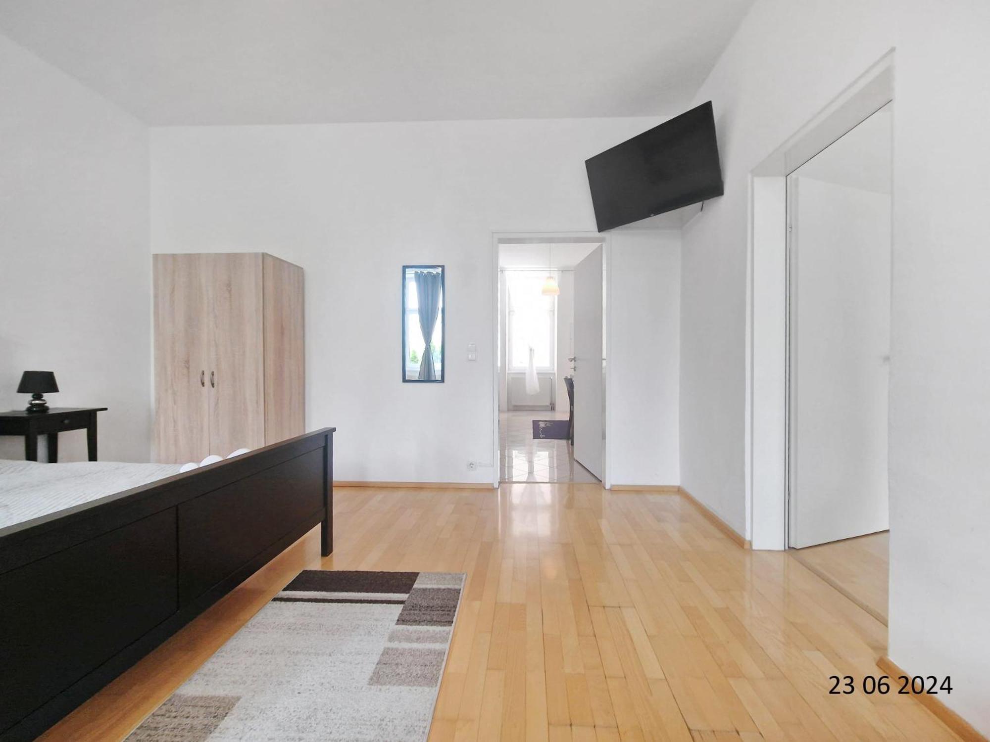 Three-bedroom Delight, King-size Beds * Wien
