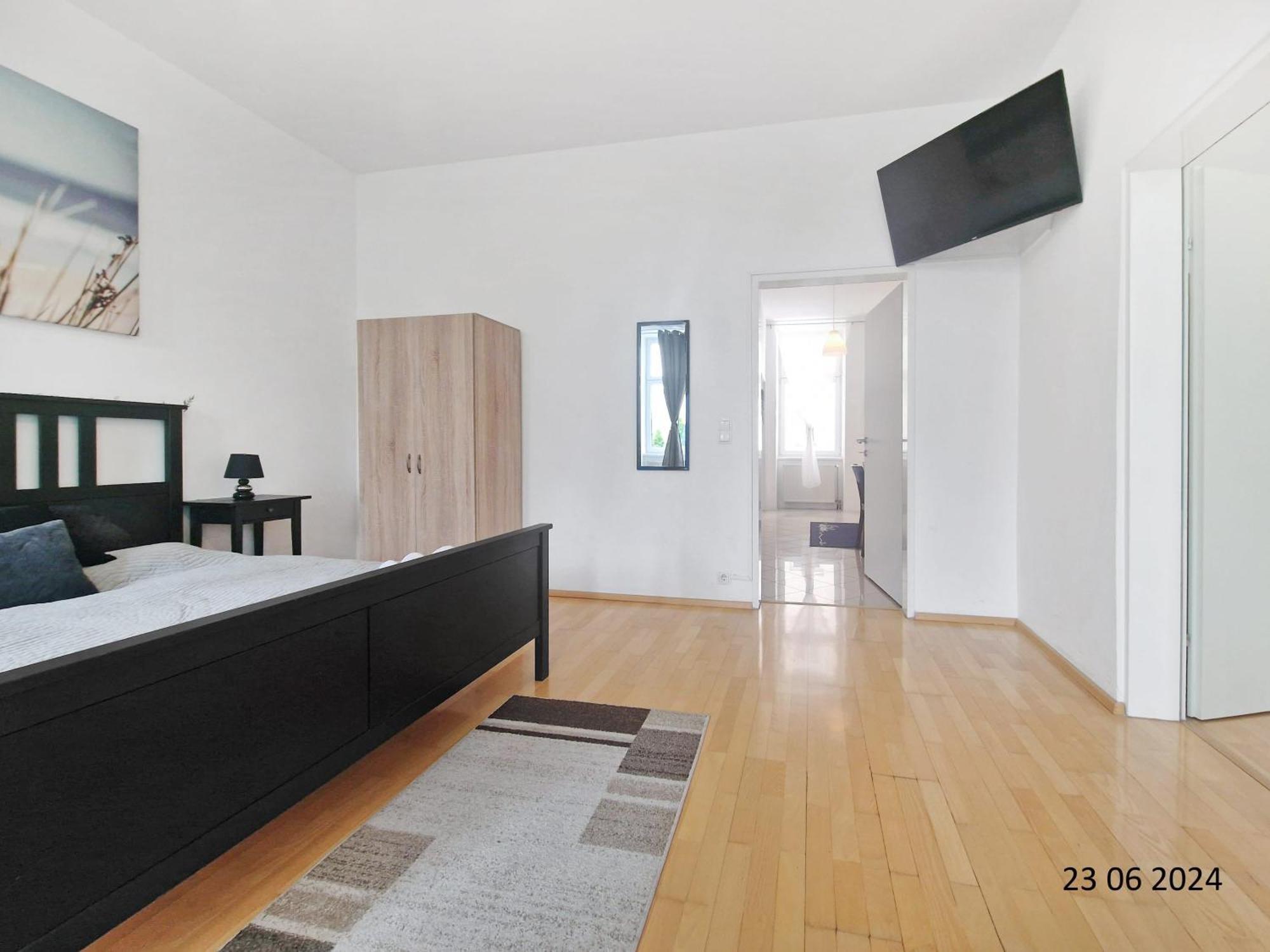 Three-bedroom Delight, King-size Beds *