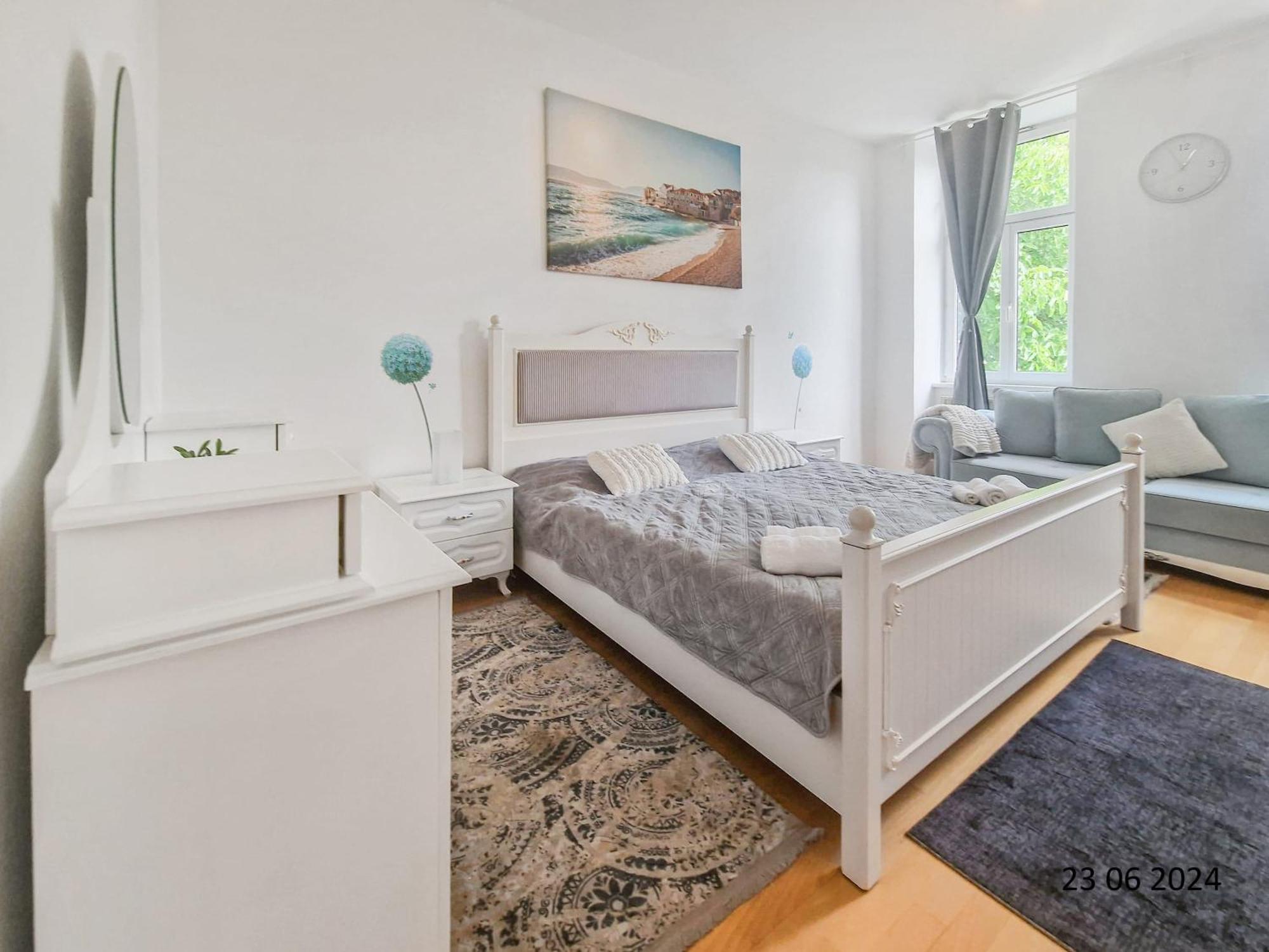 Three-bedroom Delight, King-size Beds *