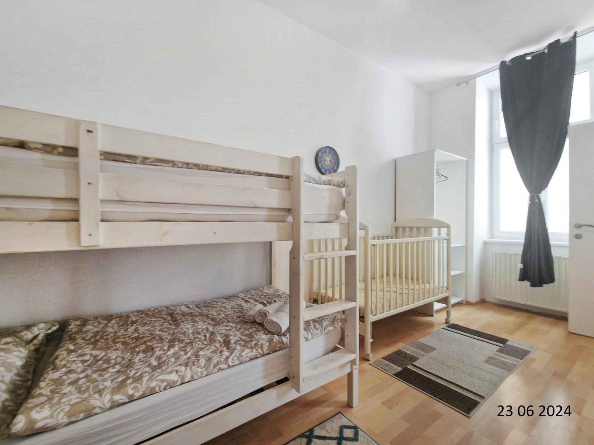 Apartment Three-bedroom Delight, King-size Beds