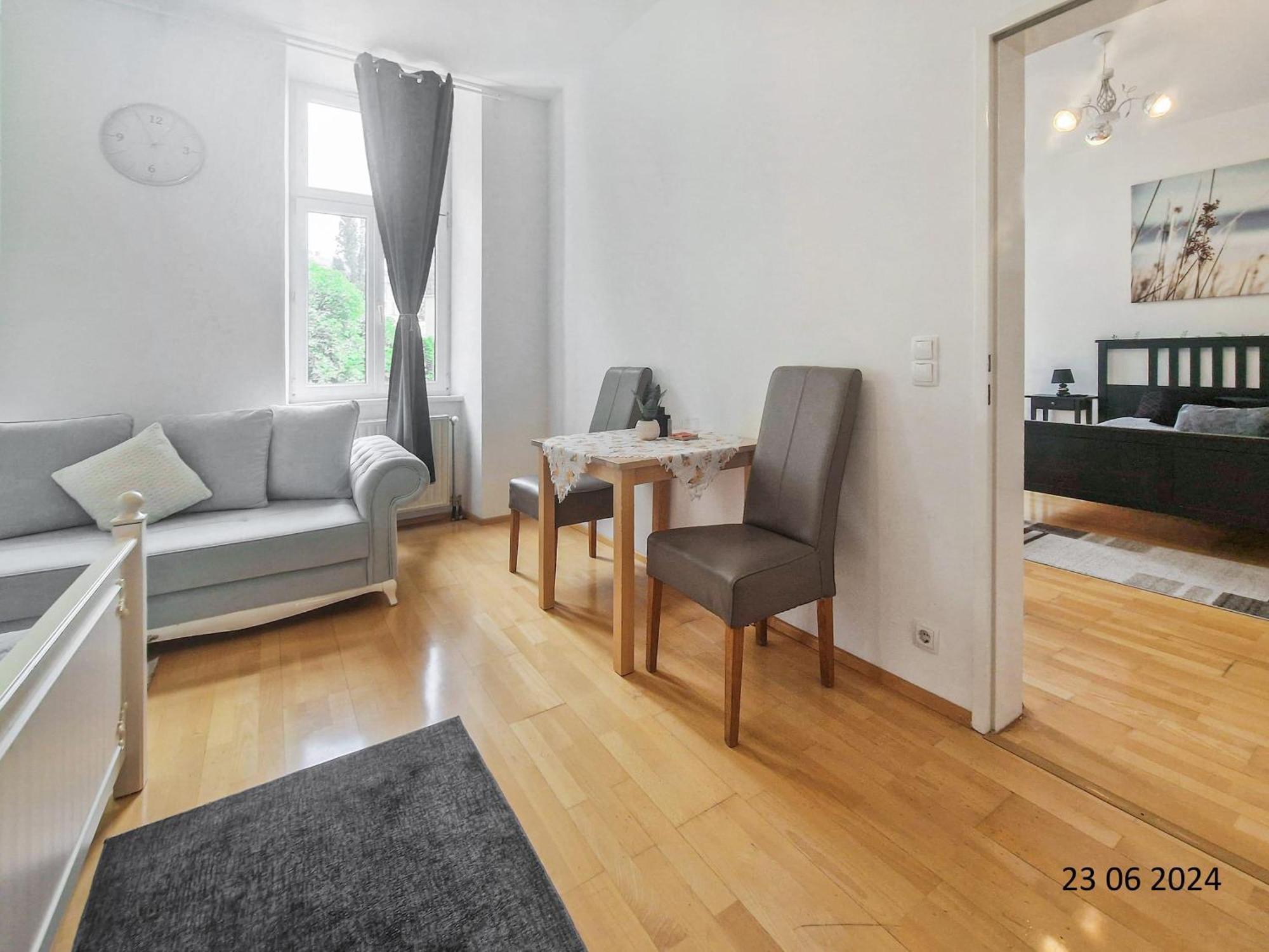 Apartment Three-bedroom Delight, King-size Beds