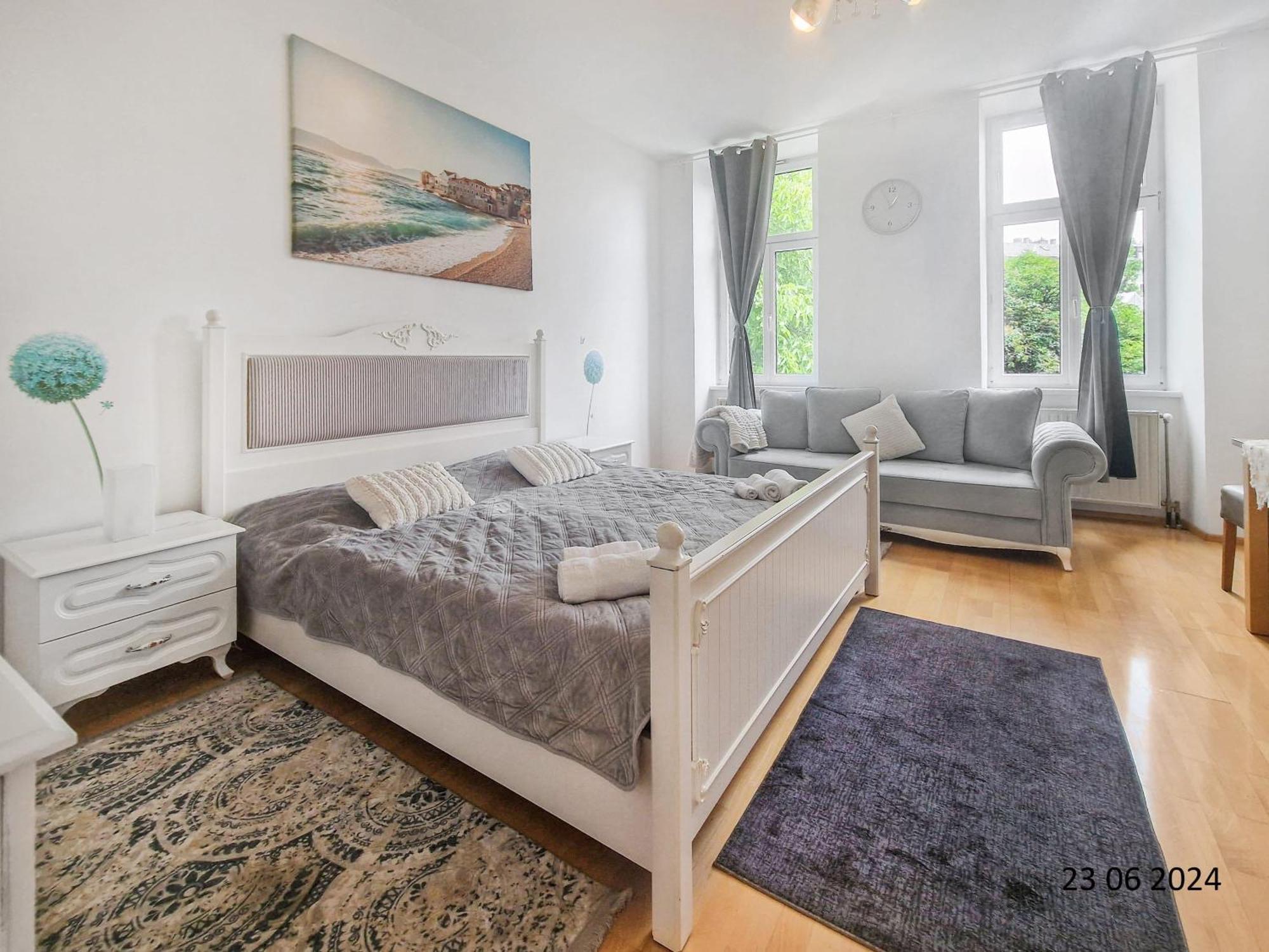 Three-bedroom Delight, King-size Beds