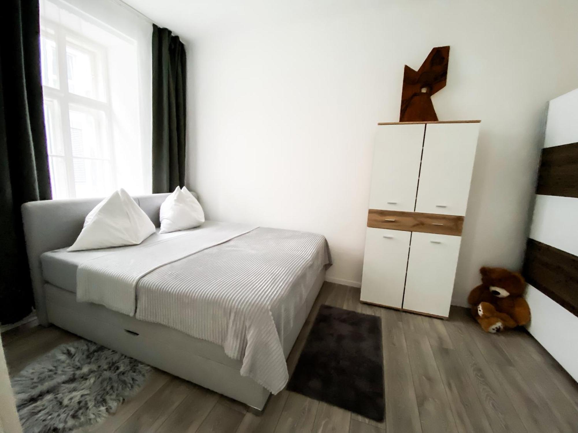 Schonbrunn Palast Free Parking *