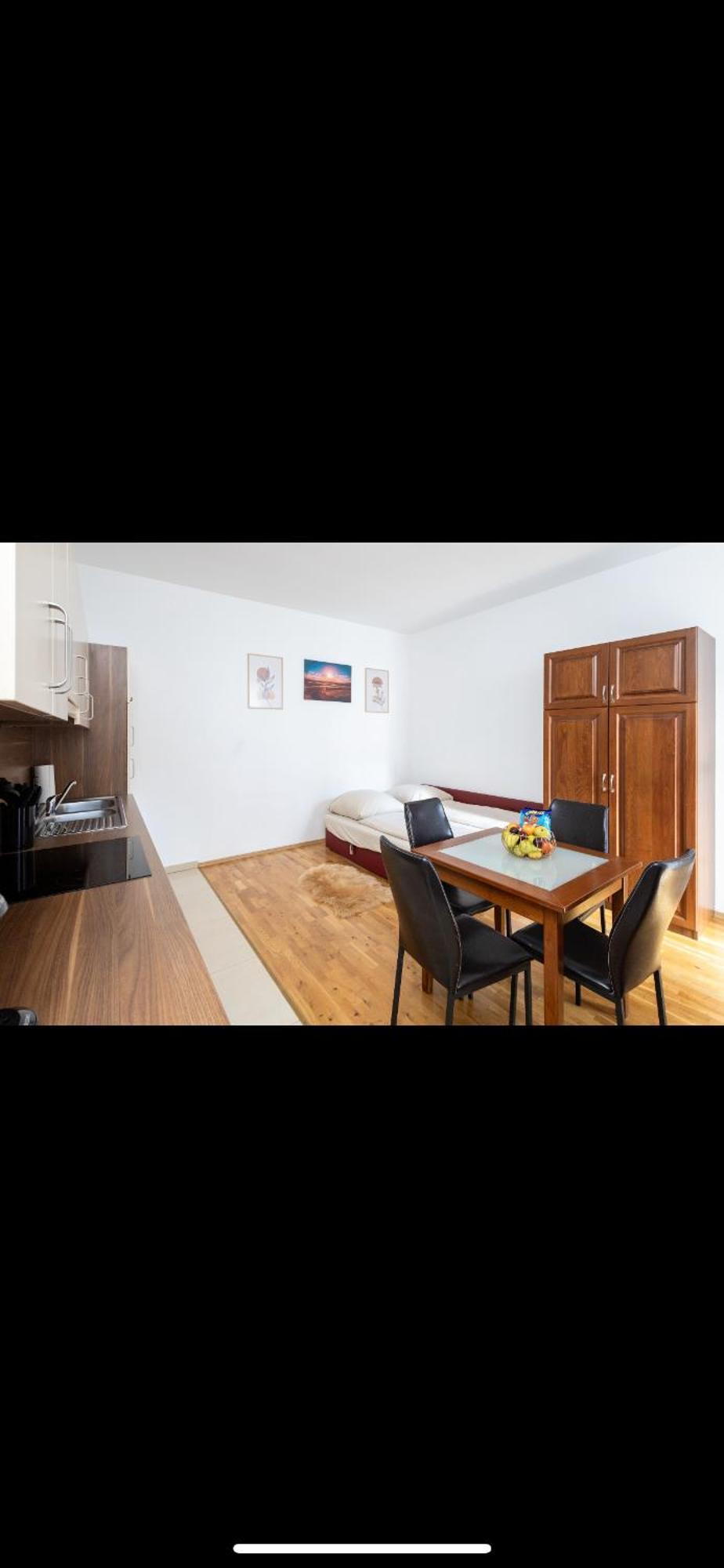 Crystal Apartment *