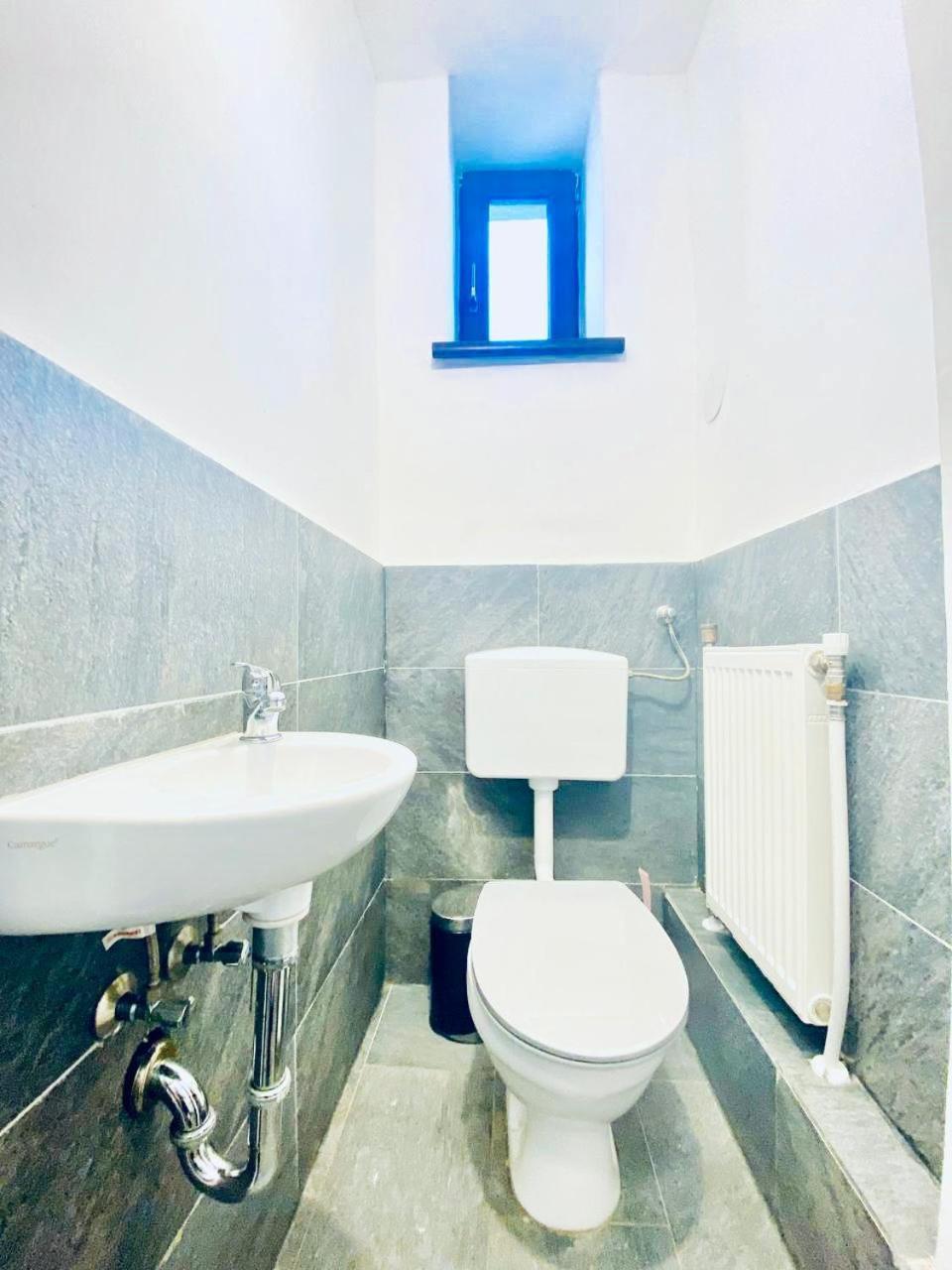 Spacious 4br Apt, Up To 15p 15min To Danube River