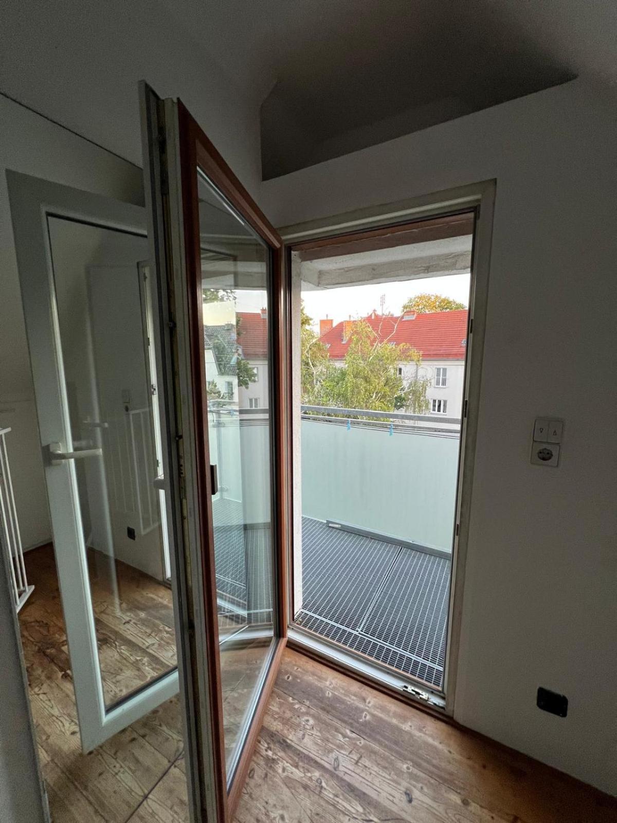 Villa Central-vintage With Free Parking And 5min Walk To Metro Vienna