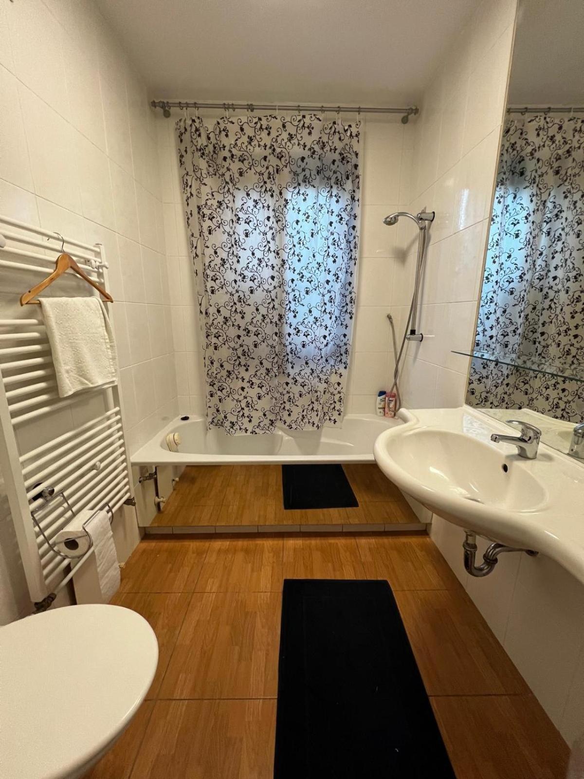 Central-vintage With Free Parking And 5min Walk To Metro * Vienna