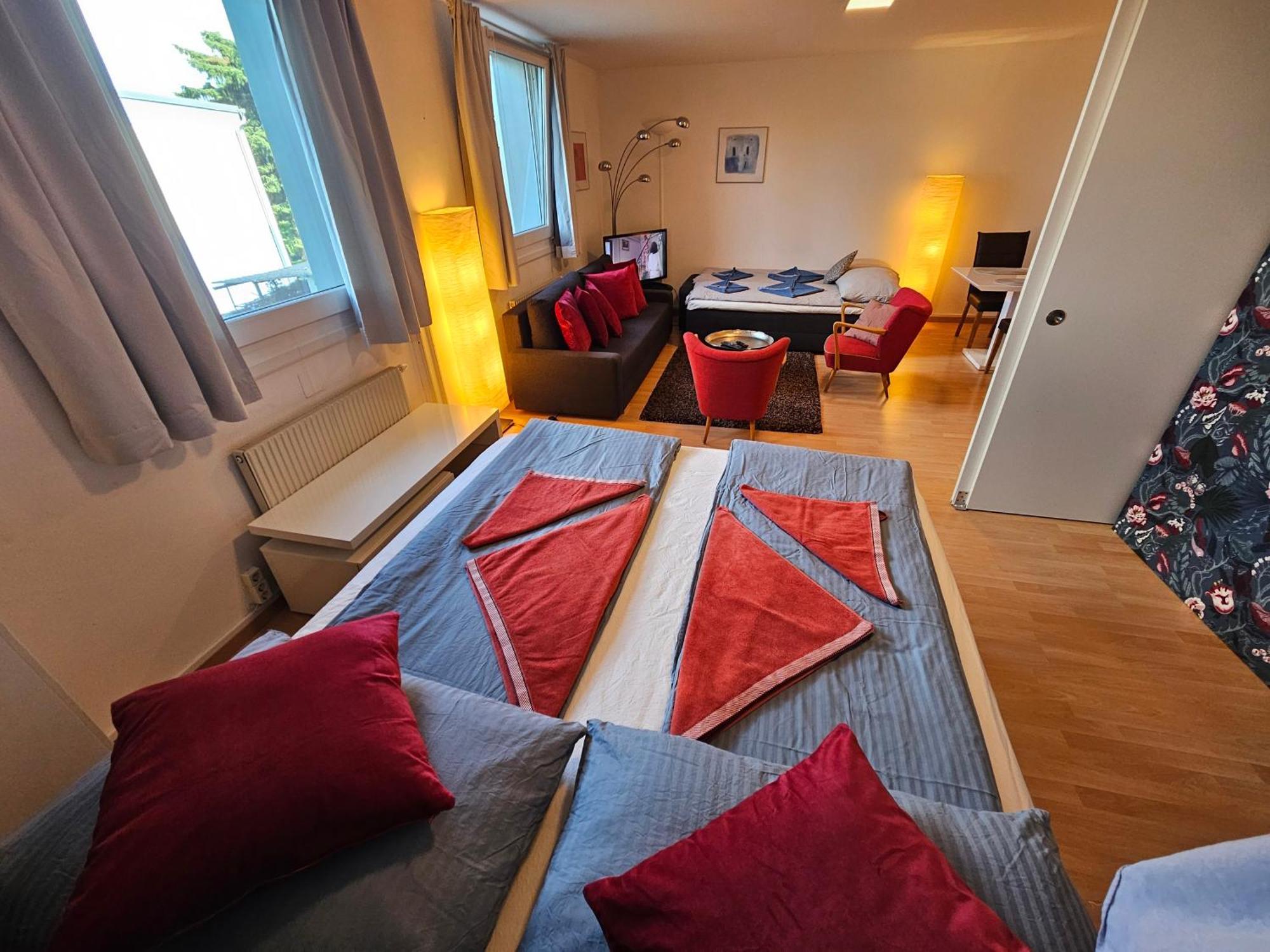 Yuki's Place - Un-vic, Danube And Subway Near To Downtown Apartment
