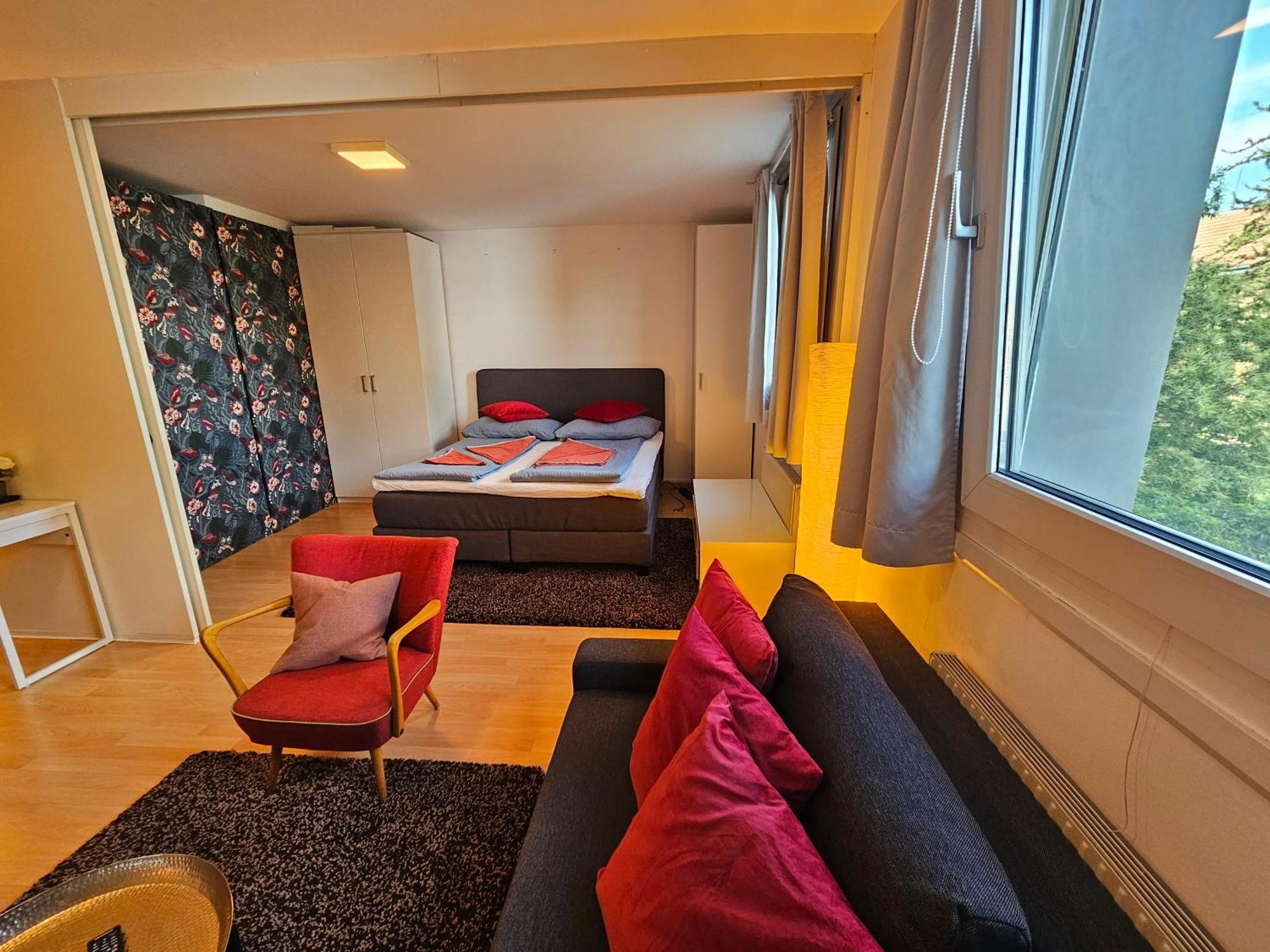 Yuki's Place - Un-vic, Danube And Subway Near To Downtown Apartment