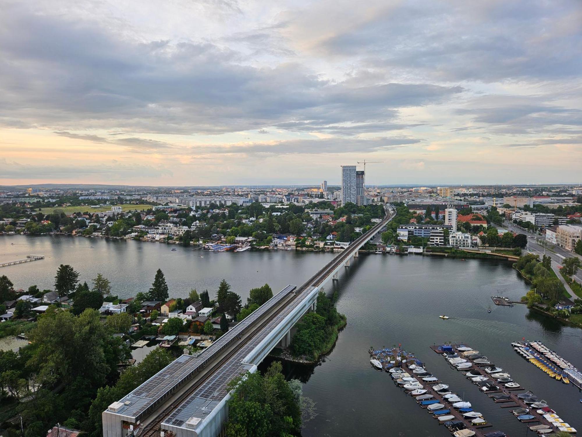 Yuki's Place - Un-vic, Danube And Subway Near To Downtown Apartment *