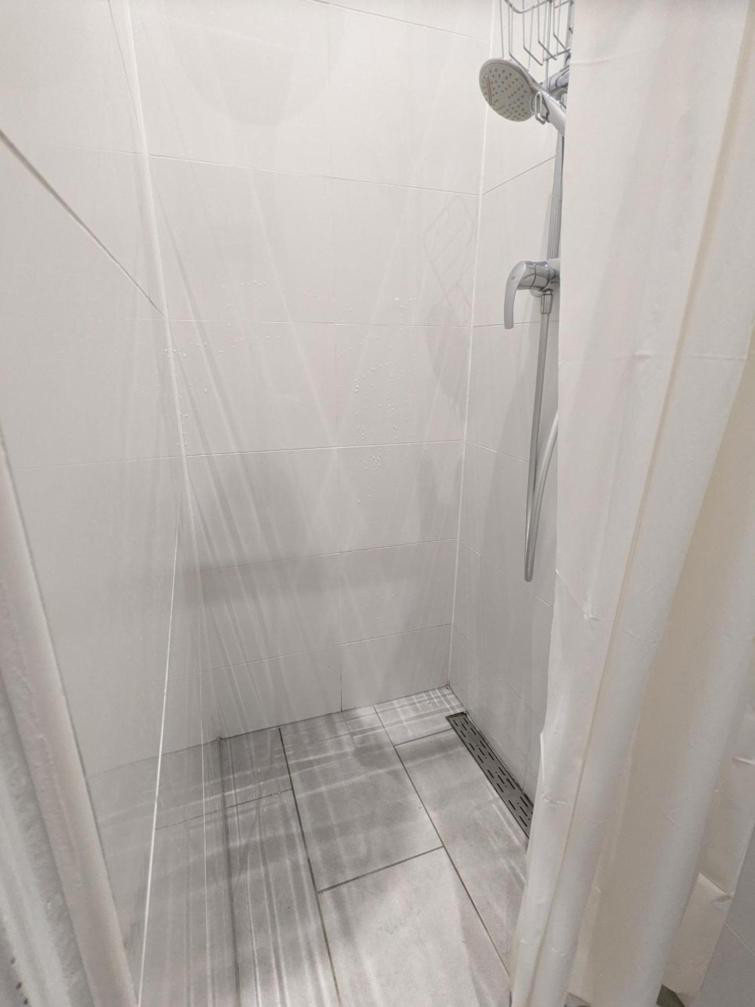 Renovated - 10 Min To Center *