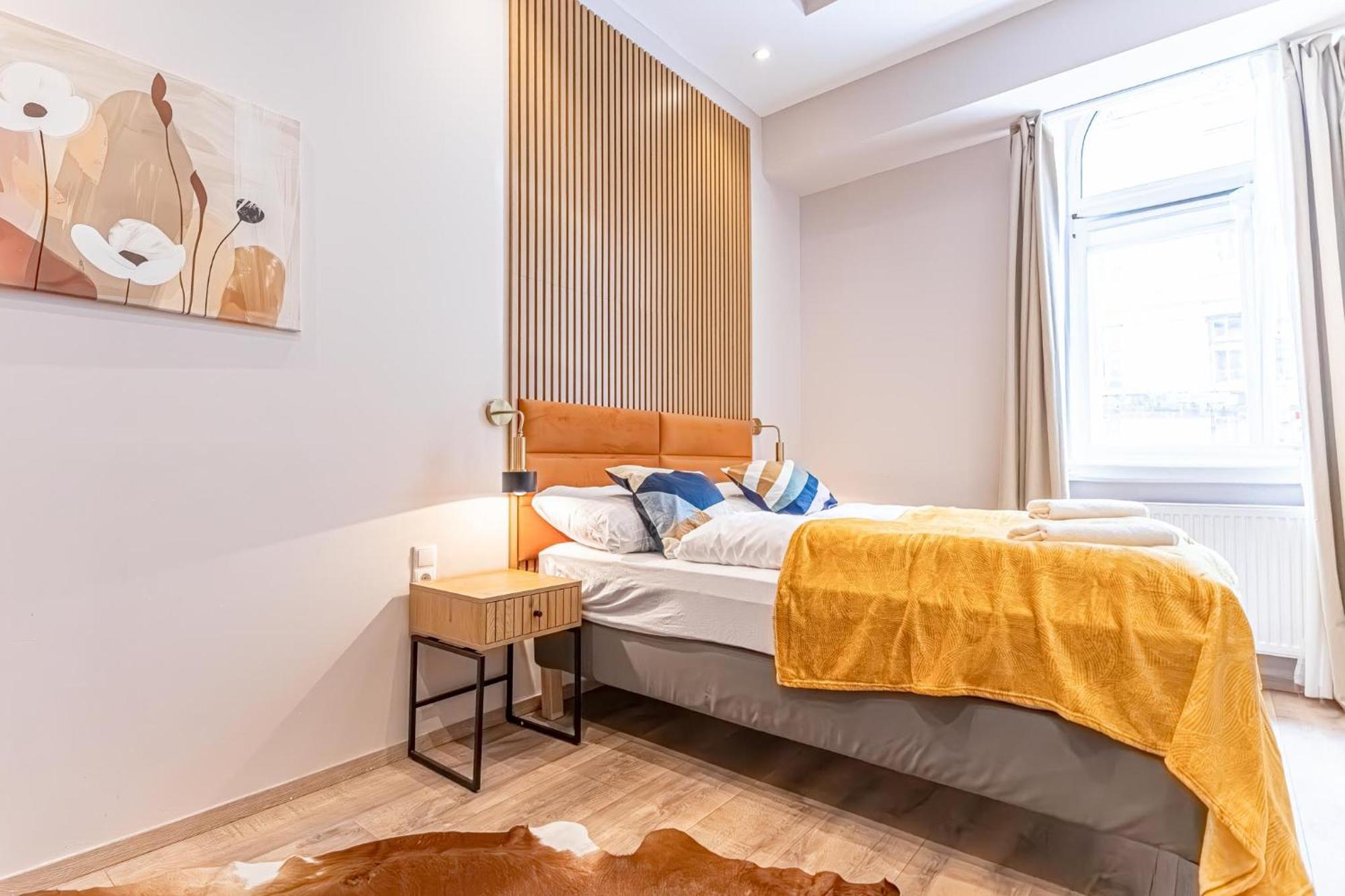 Wiener Stadthalle Boutique - Ideal For Couples