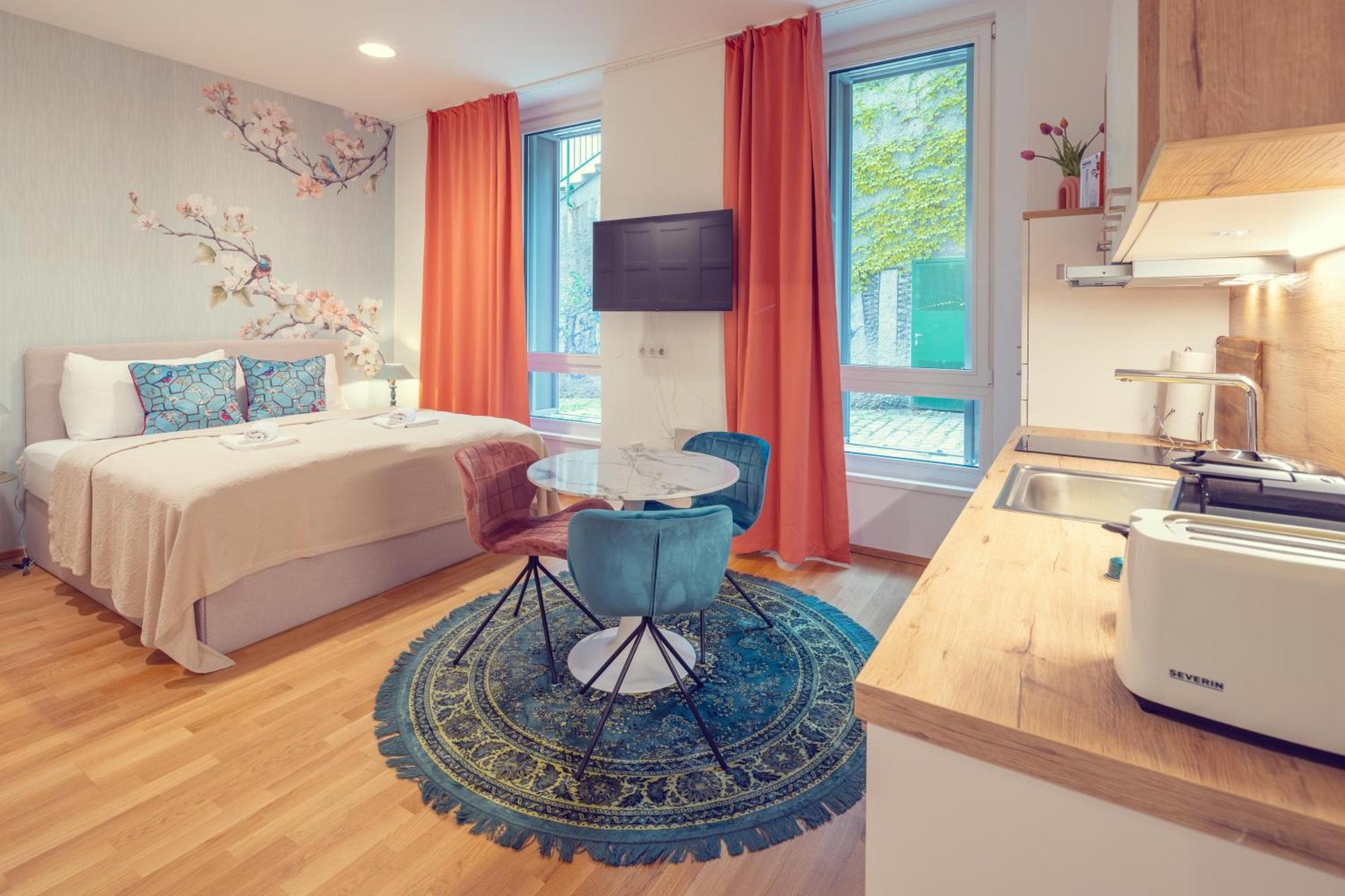 Jungle Apartment *