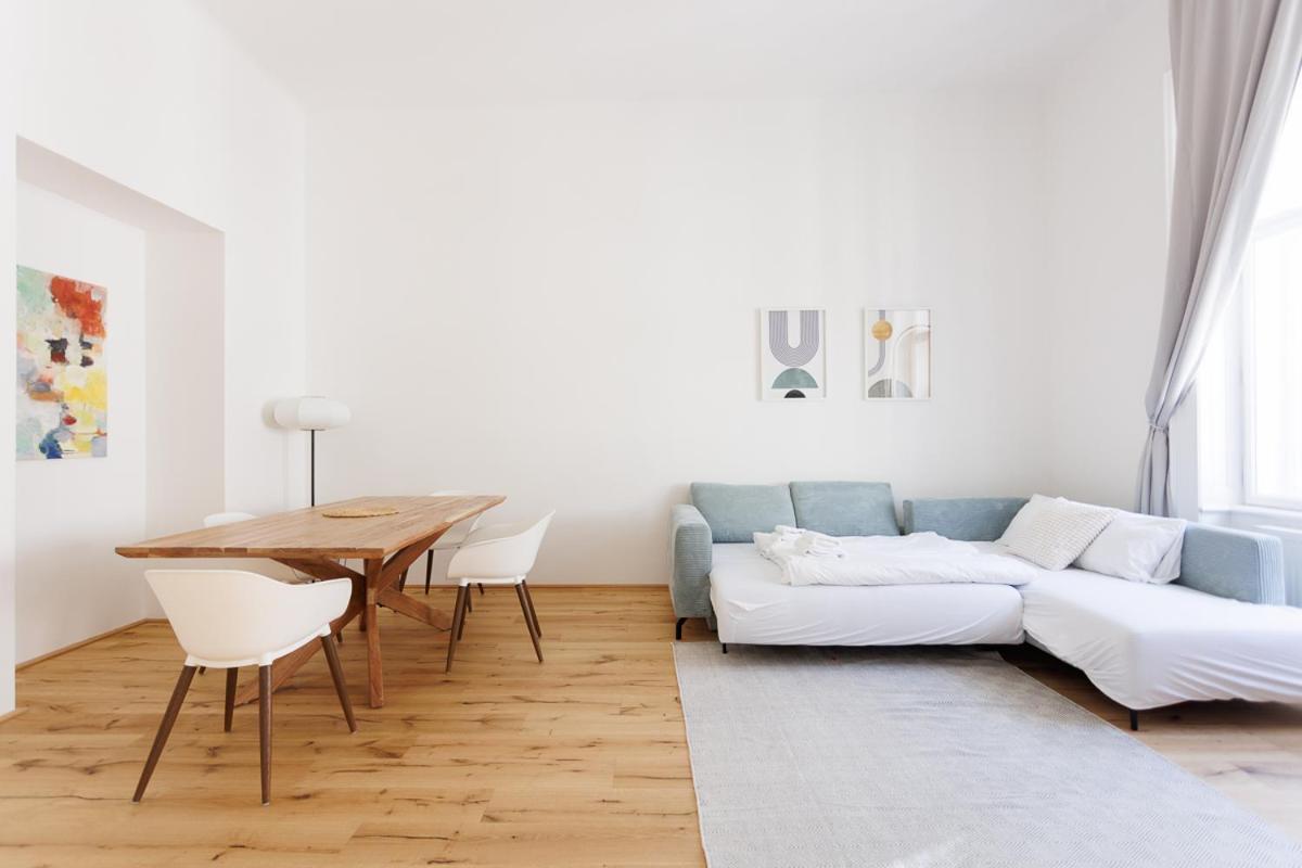 4ty3 - Stadtpark Is Calling Apartamento