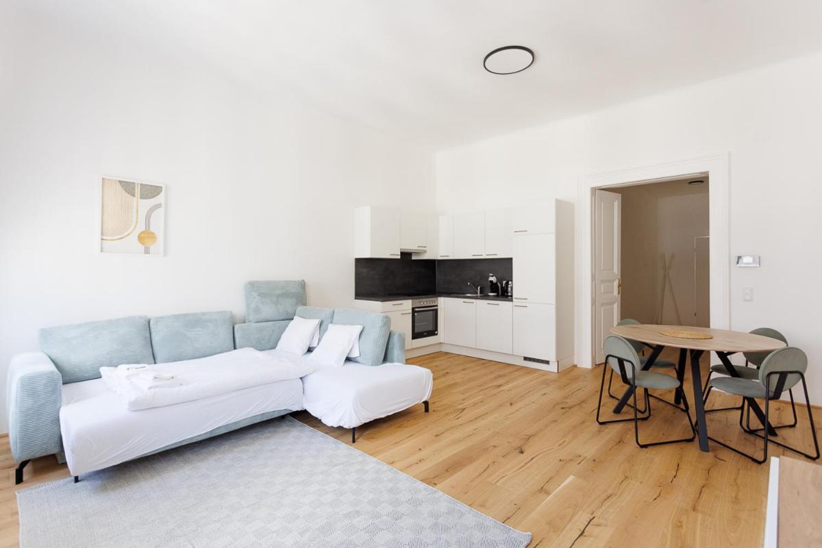 4ty3 - Stadtpark Is Calling Apartamento *