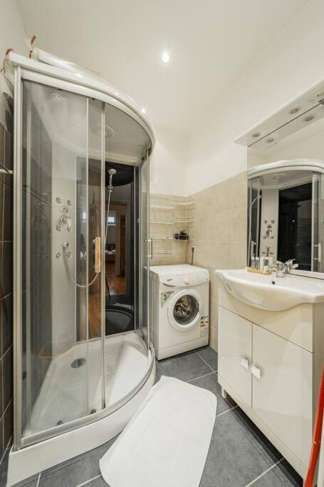 2 Bedroom Near Belvedere Castle Apartment Vienna