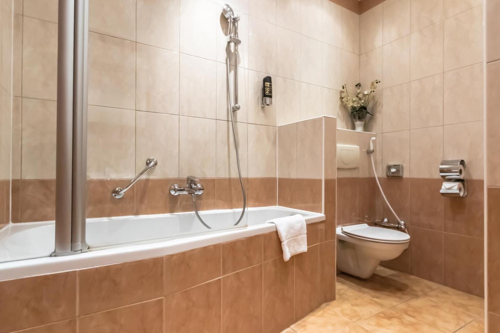 Corvinus - Newly Renovated 4* Vienna