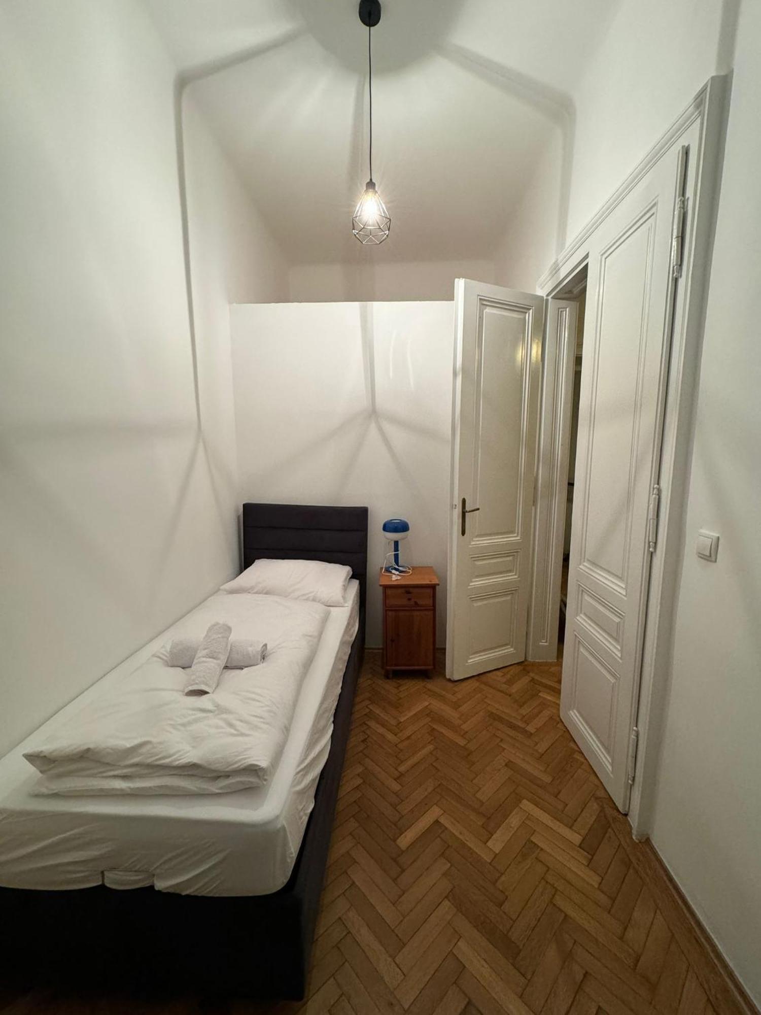 Apartment Centrally-located Authentic *