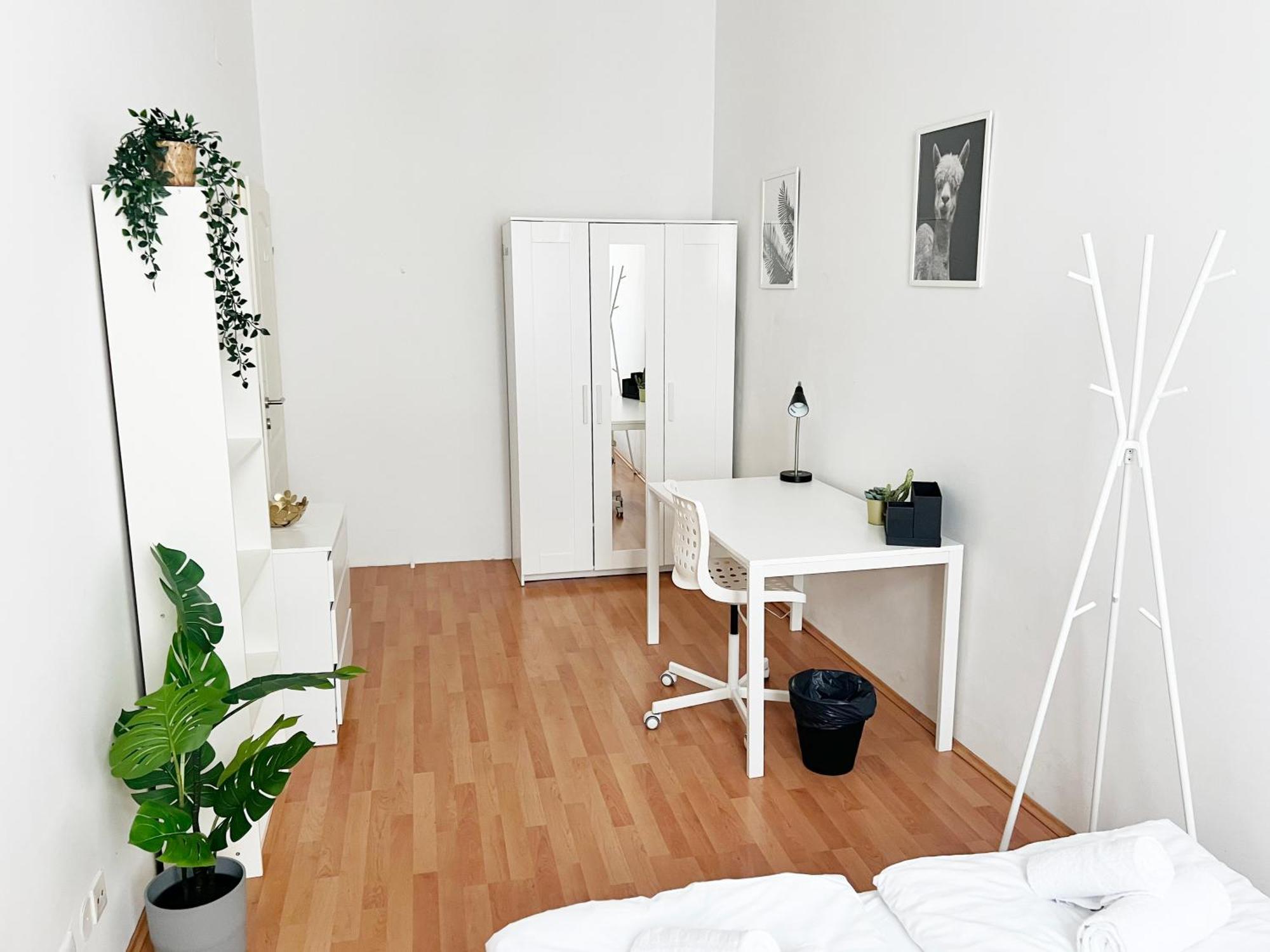 Apartment 4-bedroom In Central Location In Hipp 3rd District *
