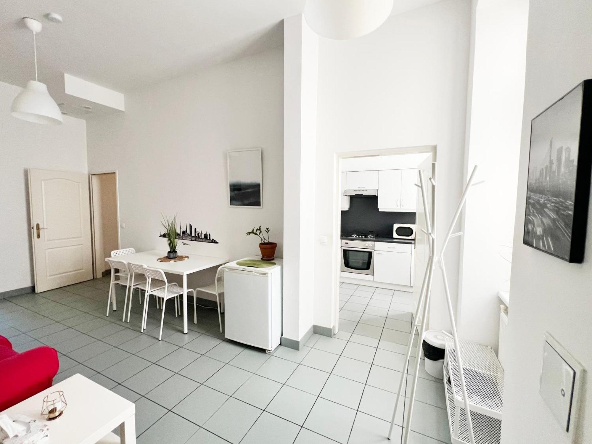 Apartment 4-bedroom In Central Location In Hipp 3rd District