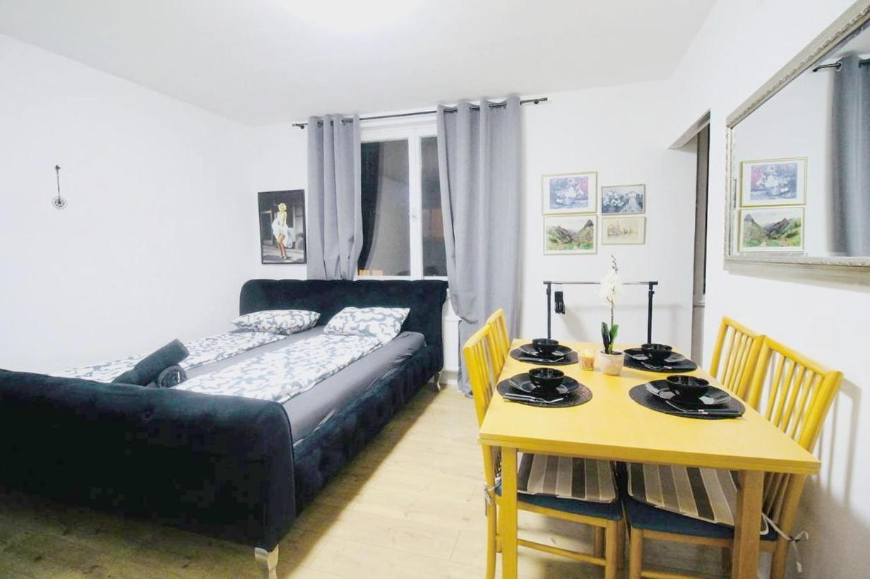 Modern In Millennium Area Apartment *