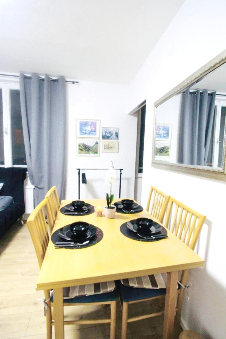 Modern In Millennium Area Apartment Vienna