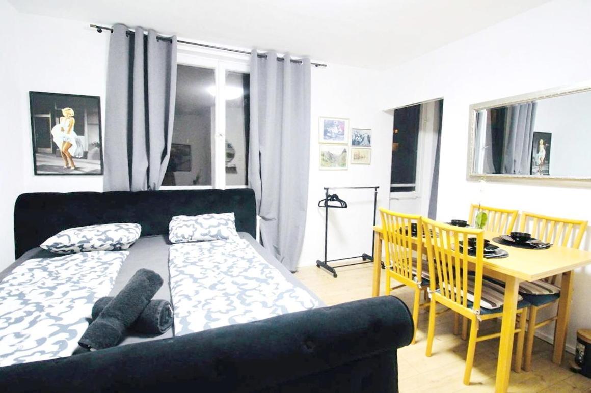 Modern In Millennium Area Apartment