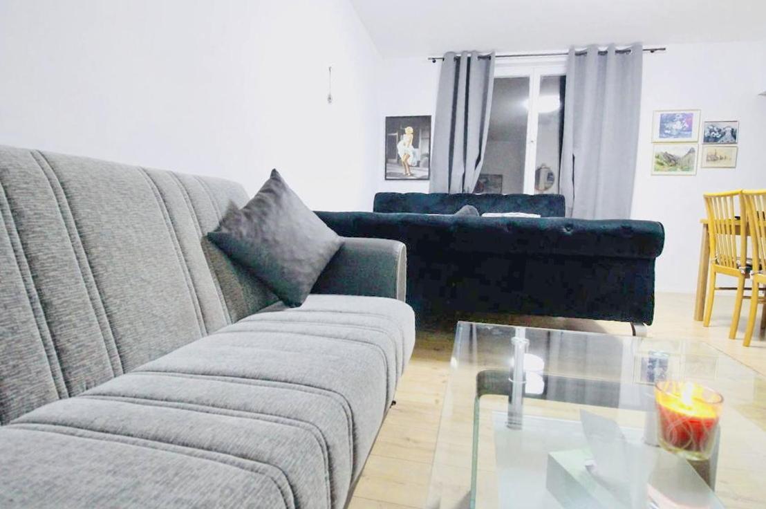Modern In Millennium Area Apartment Vienna