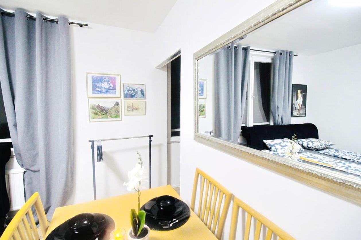 Modern In Millennium Area Apartment
