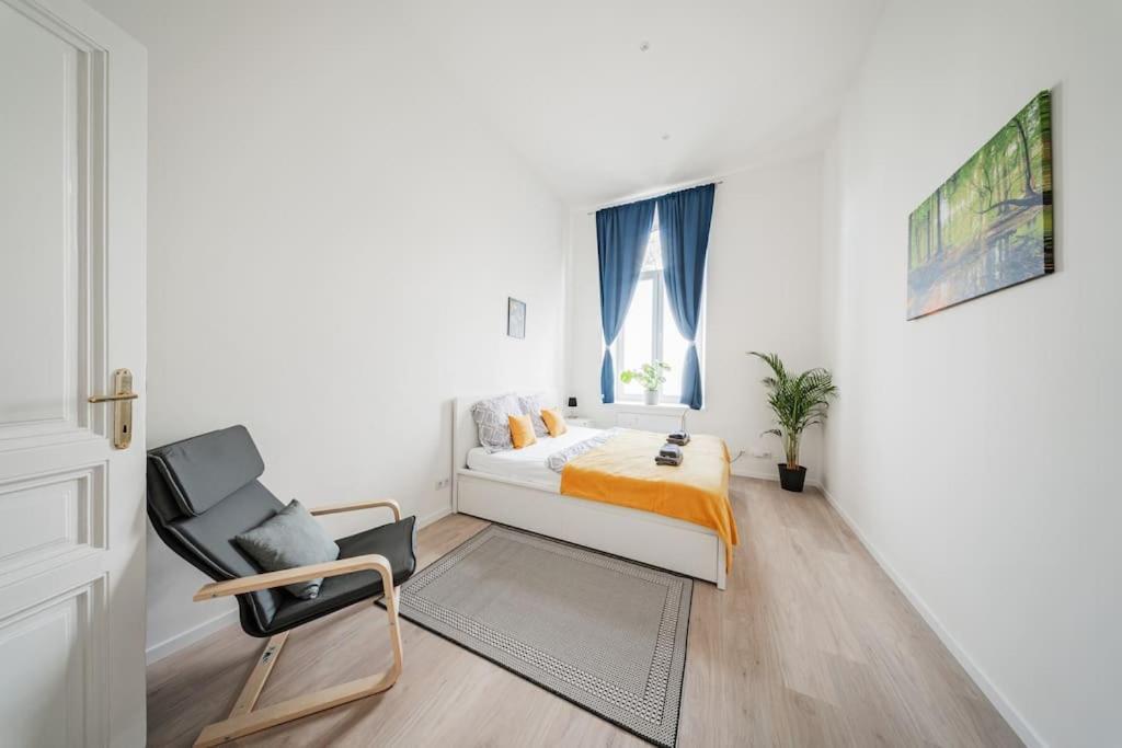 75 M² Near Nussdorferstrasse U6 Vienna
