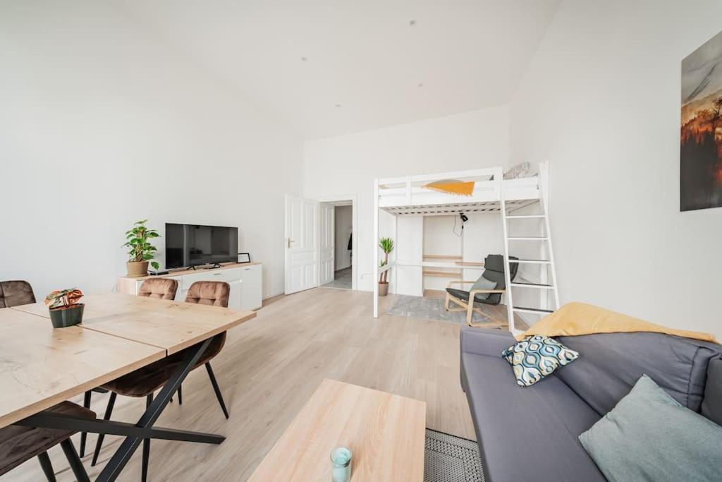 75 M² Near Nussdorferstrasse U6 * Viena