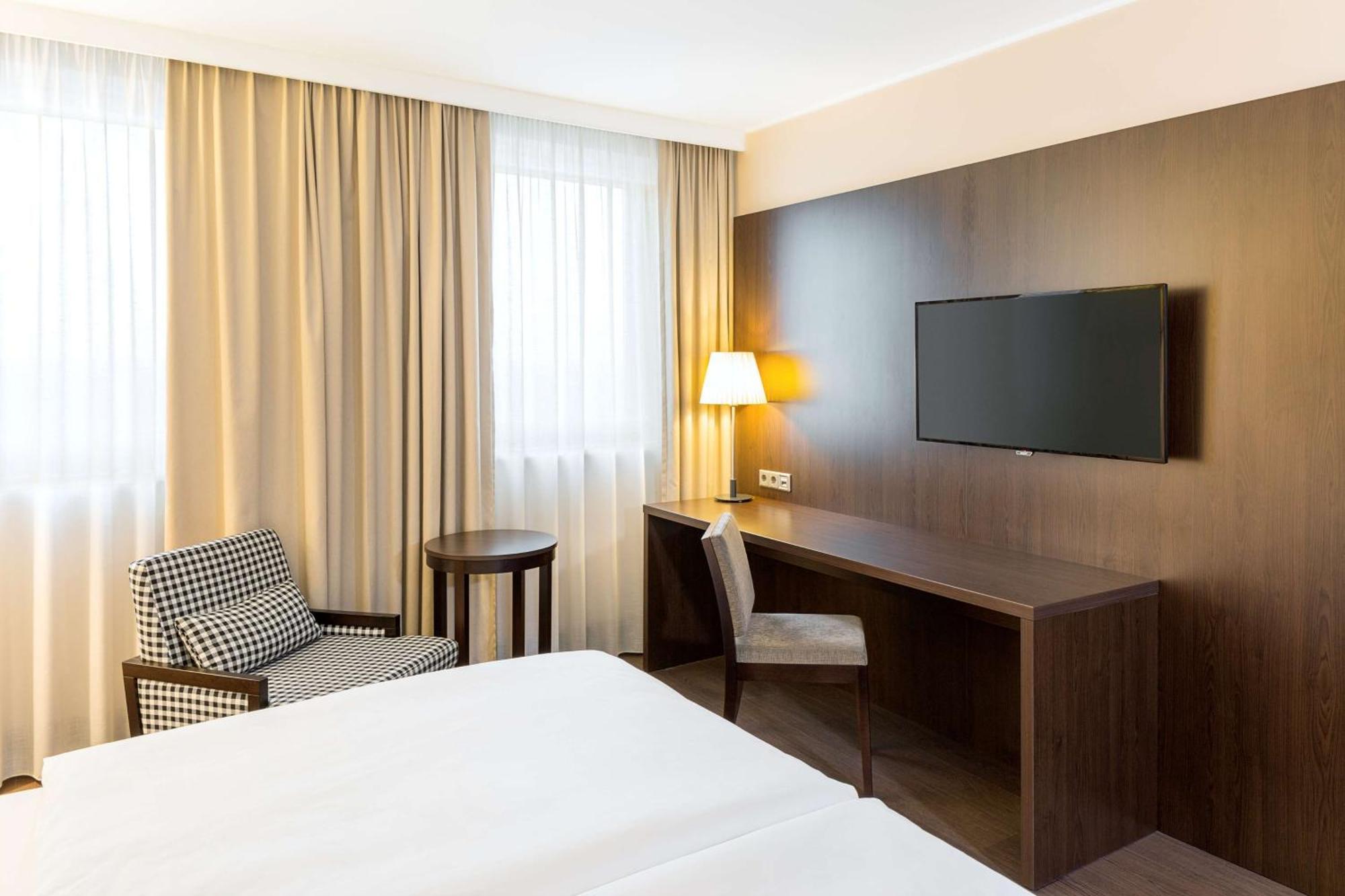 Nh Danube Hotel Vienna
