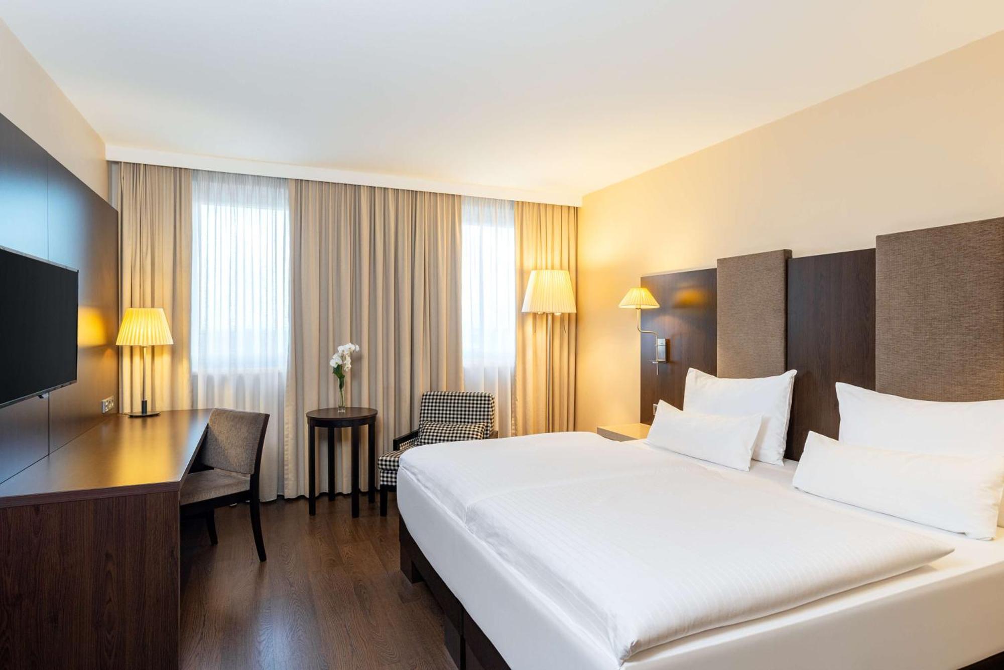 Nh Danube 4* Vienna