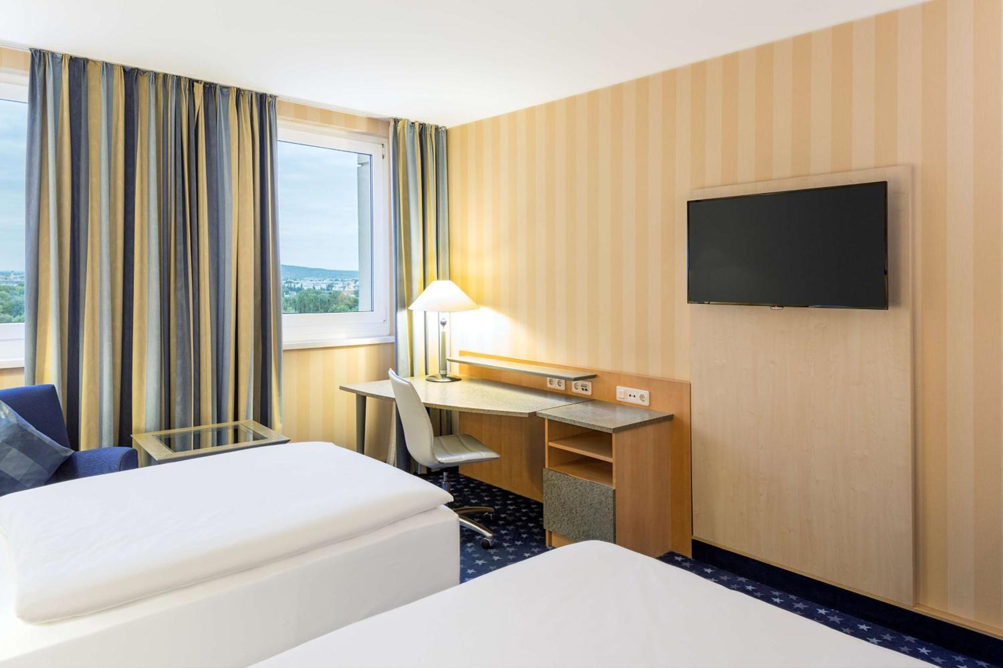 Nh Danube Hotel