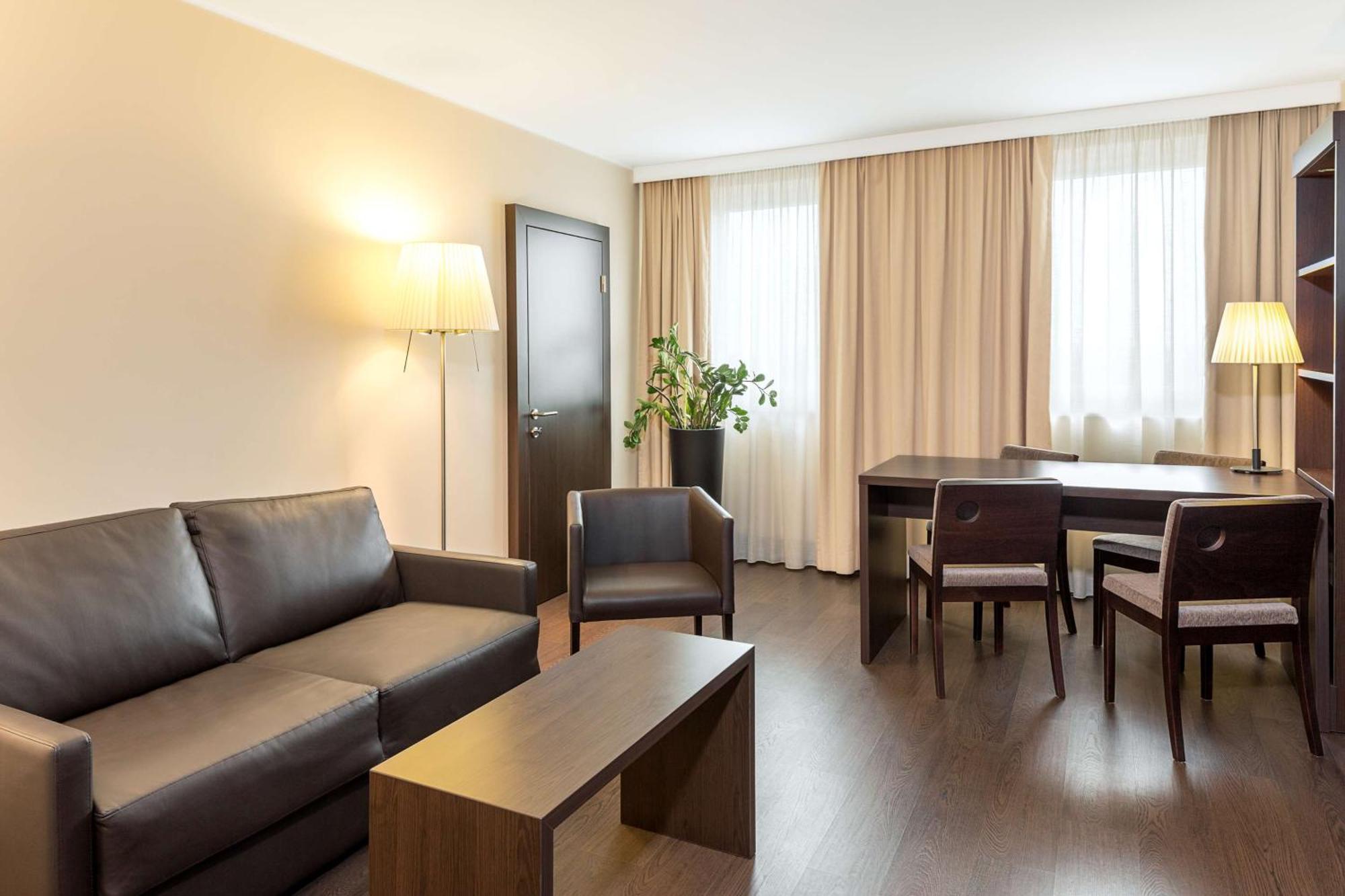 Nh Danube 4* Vienna