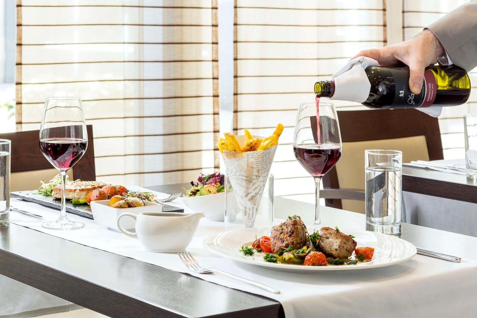 Nh Danube Hotel Vienna