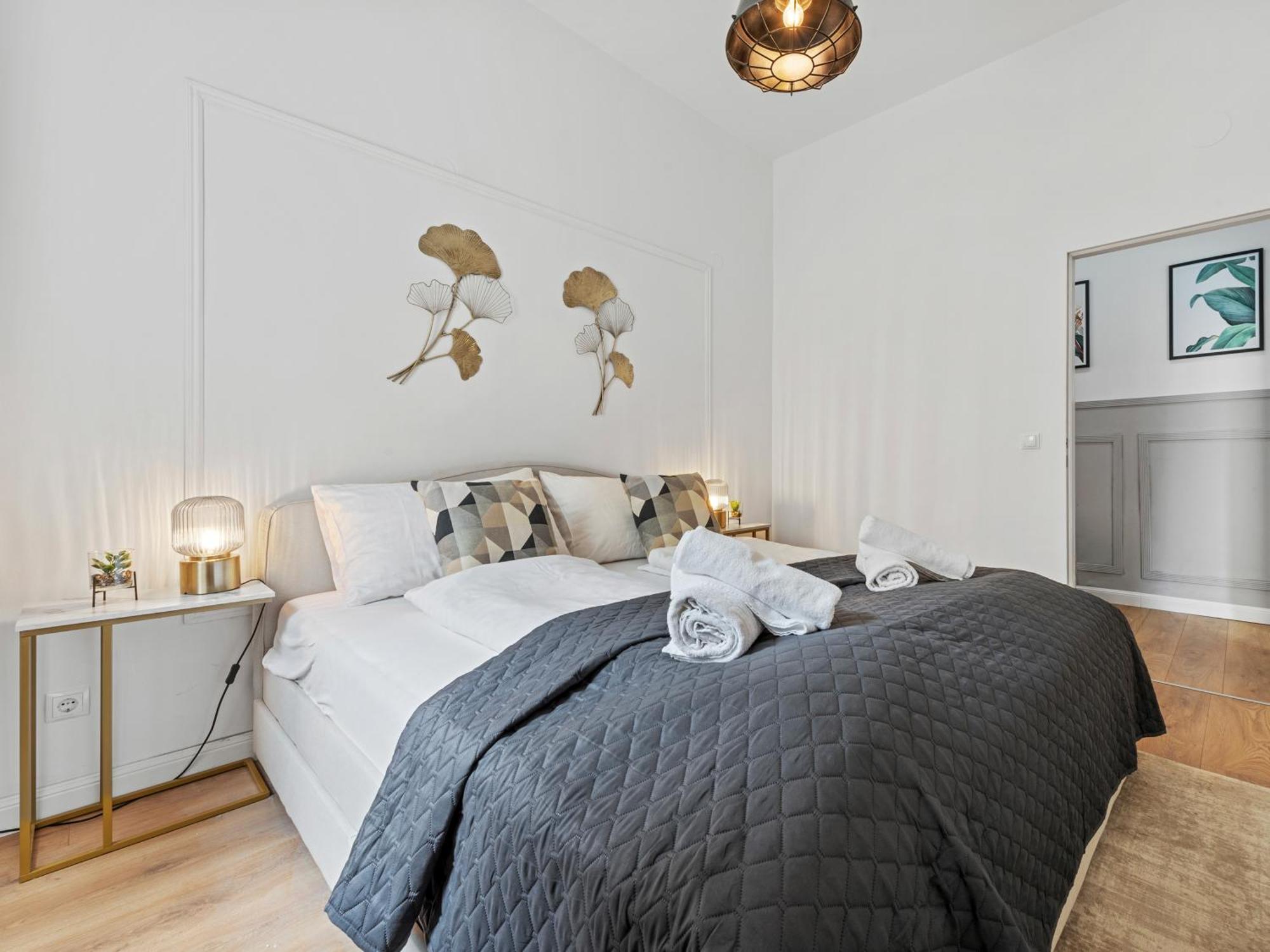 Sky9 District 18 Apartment *