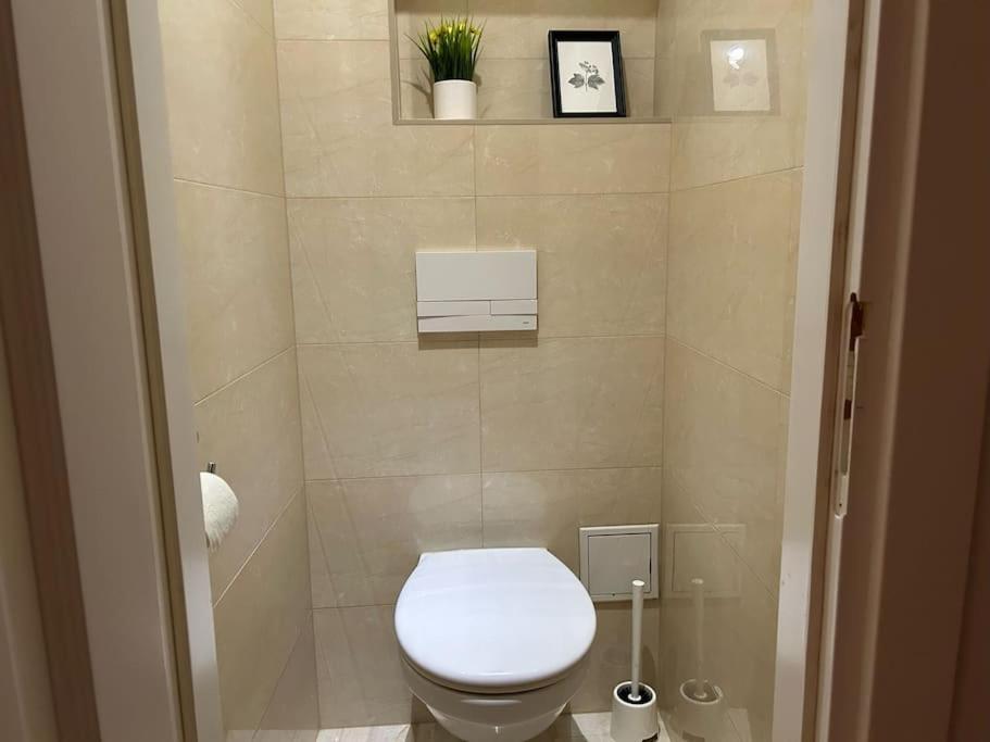 Apartment 90 M2 Central With Balcony