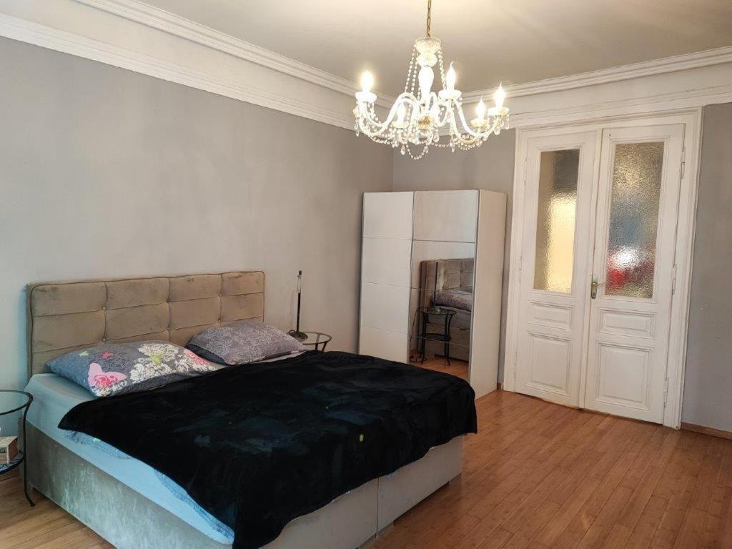 Apartment With Unique 40m2 Garden & Self Check In *