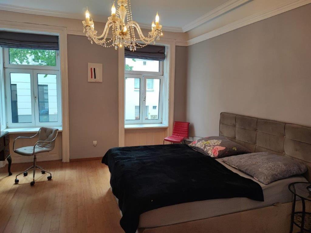 Apartment With Unique 40m2 Garden & Self Check In Vienna
