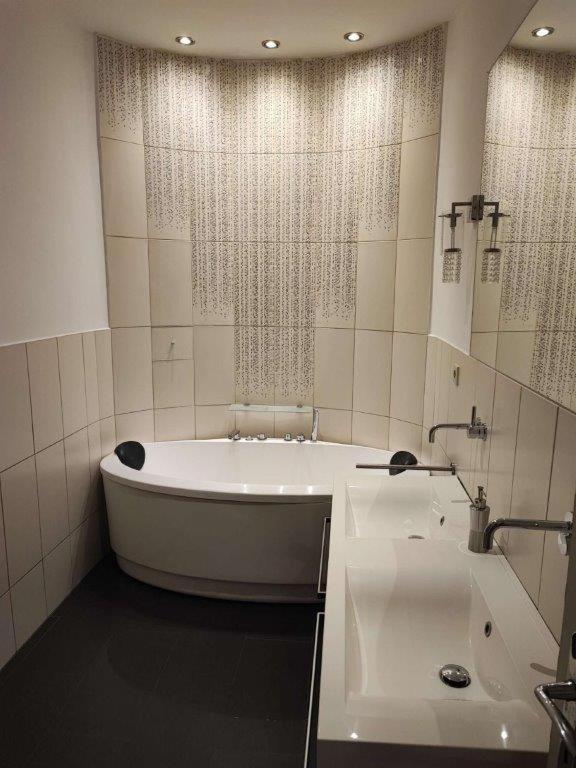 Apartment With Unique 40m2 Garden & Self Check In *