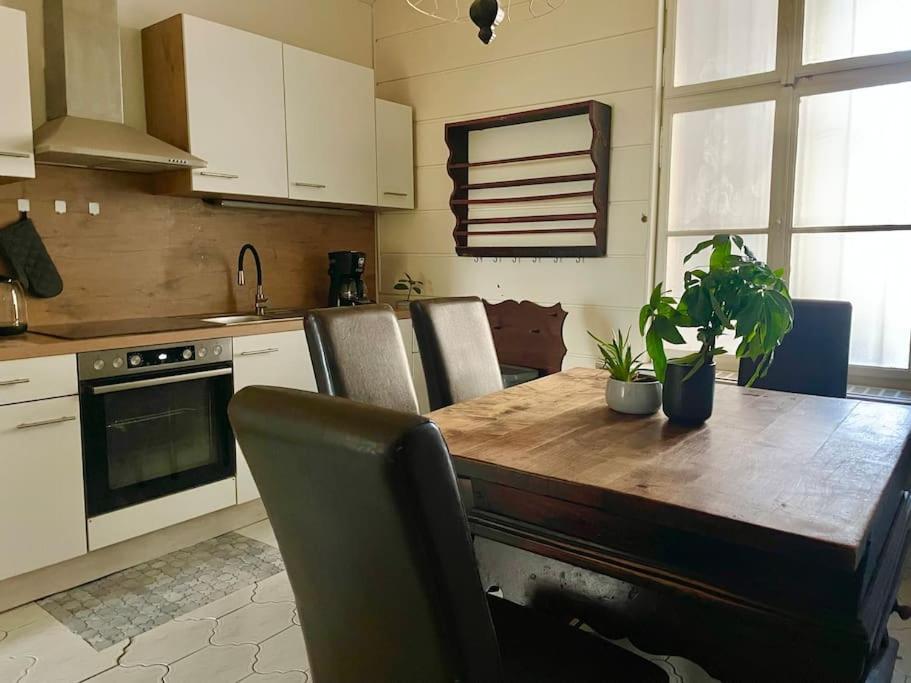 110m2 Stylish 4 Bedroom Apartamento *