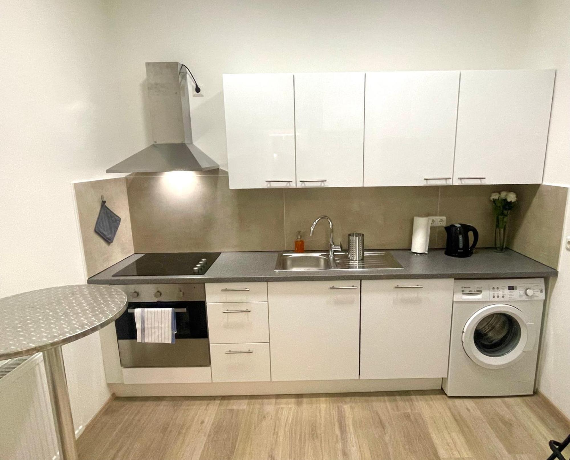 Apartment Kleine Studiowohnung In Der Braunhirschengasse *