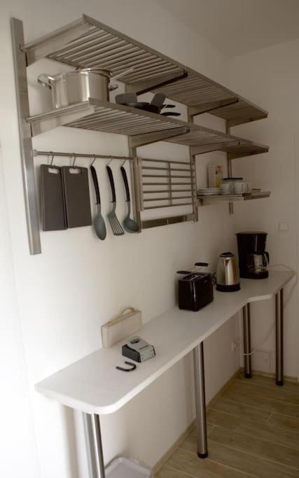 Apartment Rooftop With Balcony & Ac *