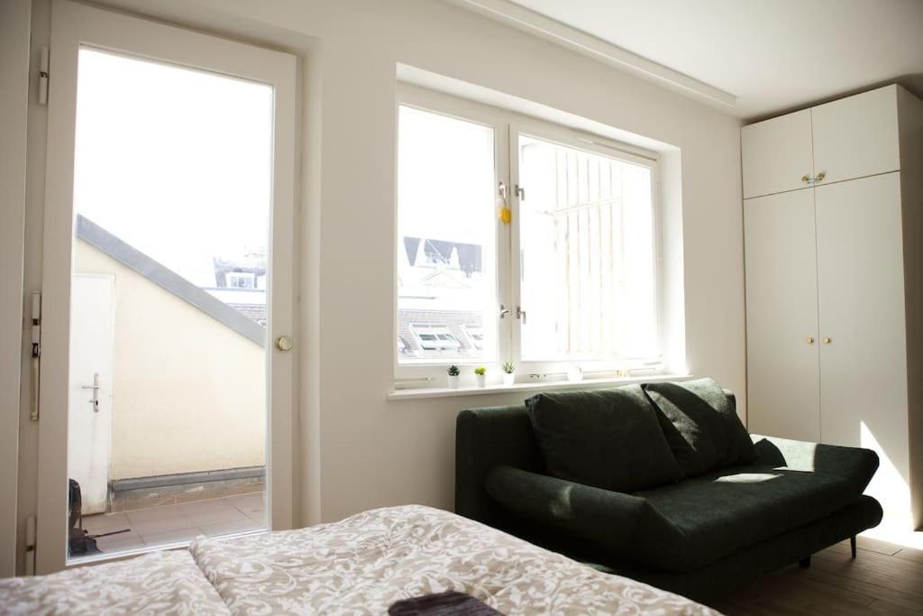 Apartment Rooftop With Balcony & Ac