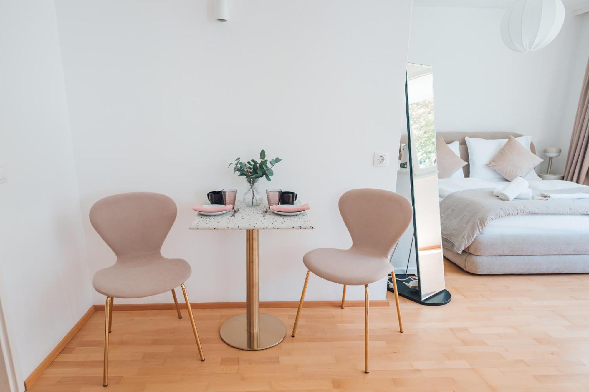 Apartment Bezauberndes Mit Privatem Garten *