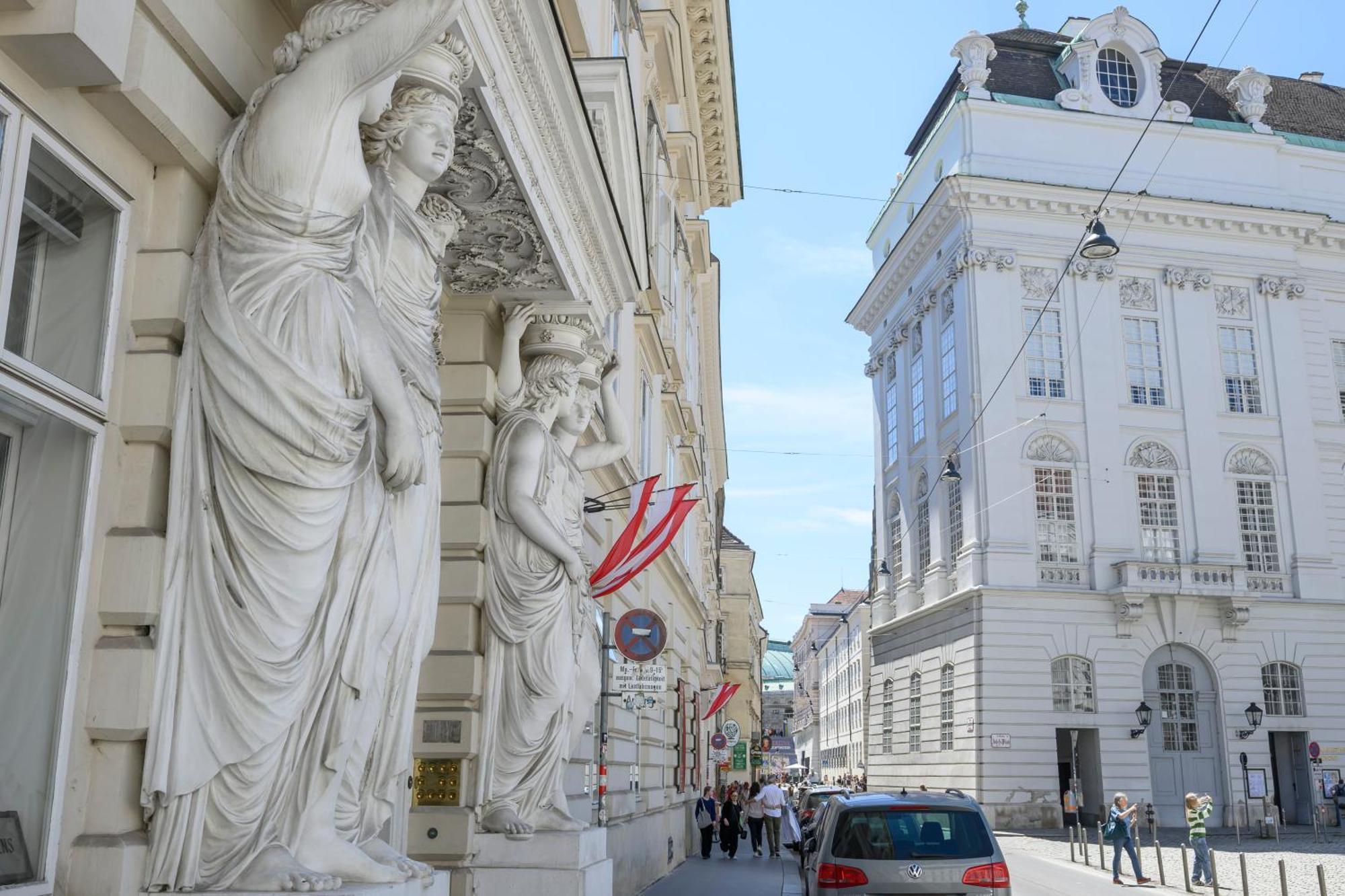 Elegance Palais Palffy Aparthotel 4*