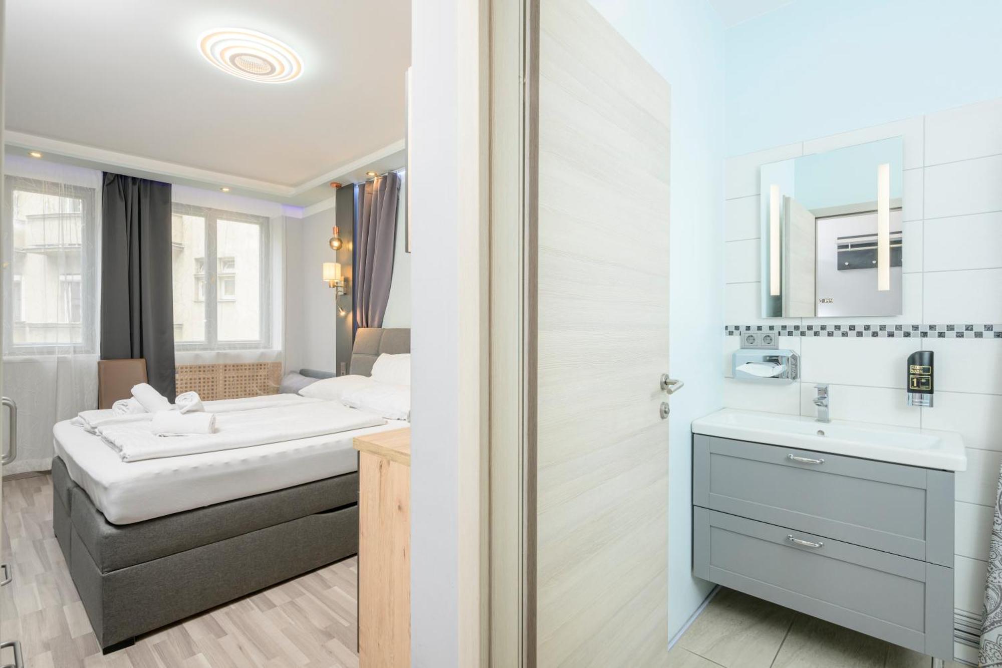 Elegance Palais Palffy Aparthotel 4*