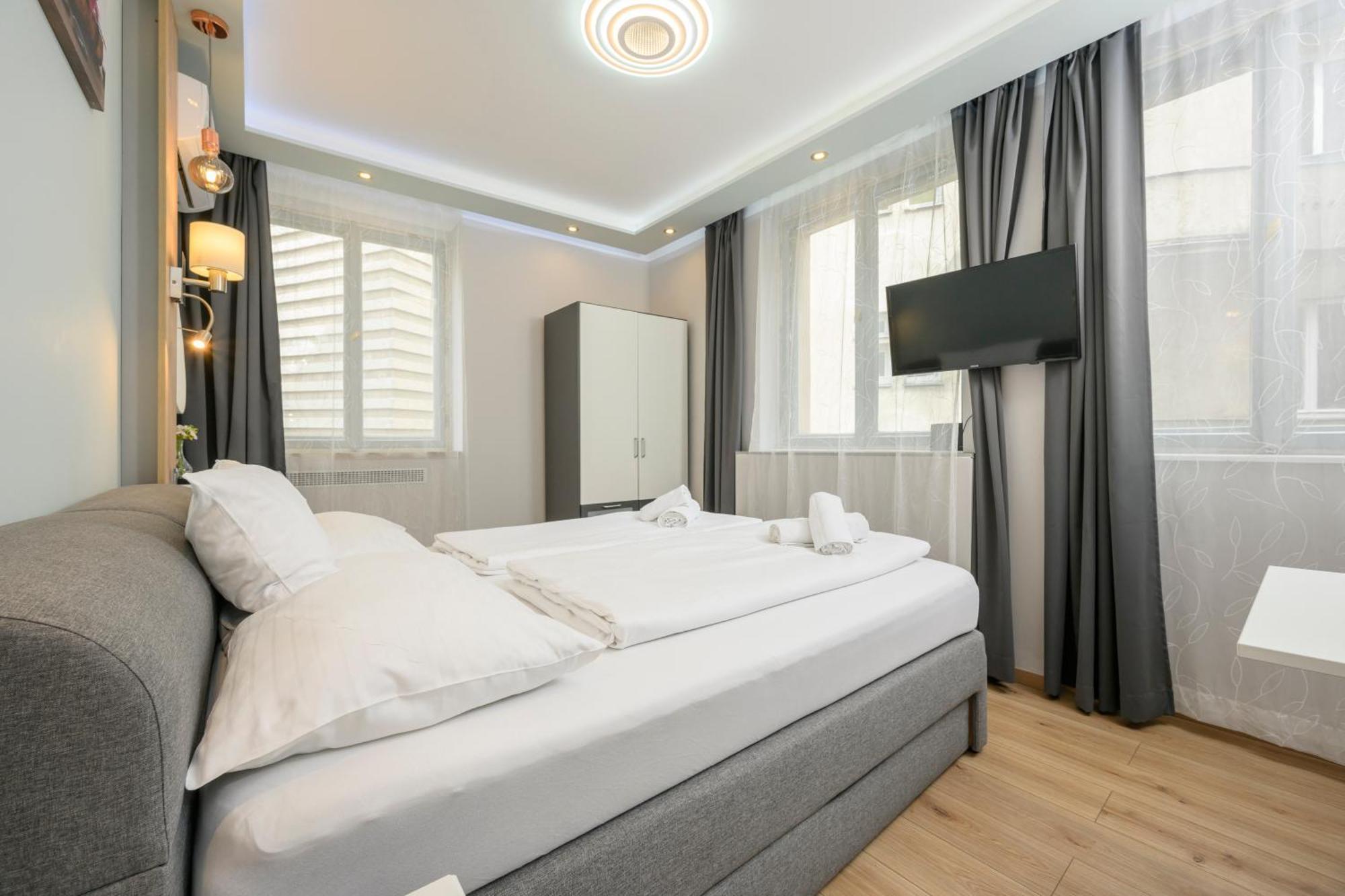 Aparthotel Elegance Palais Palffy 4*