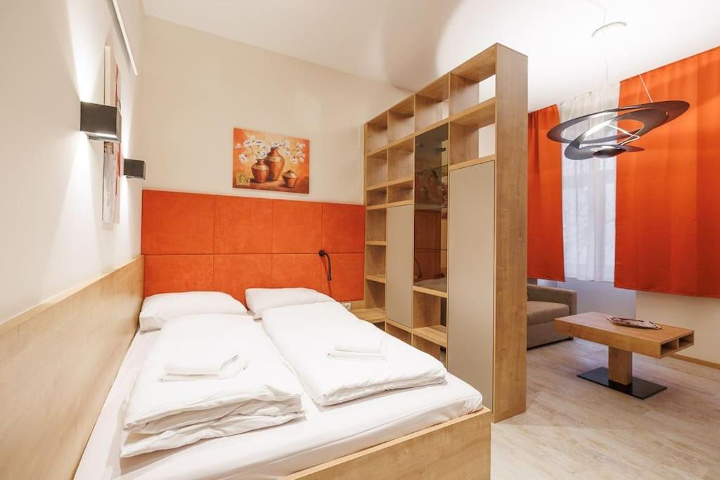 New #viennalove In Margareten Vienna